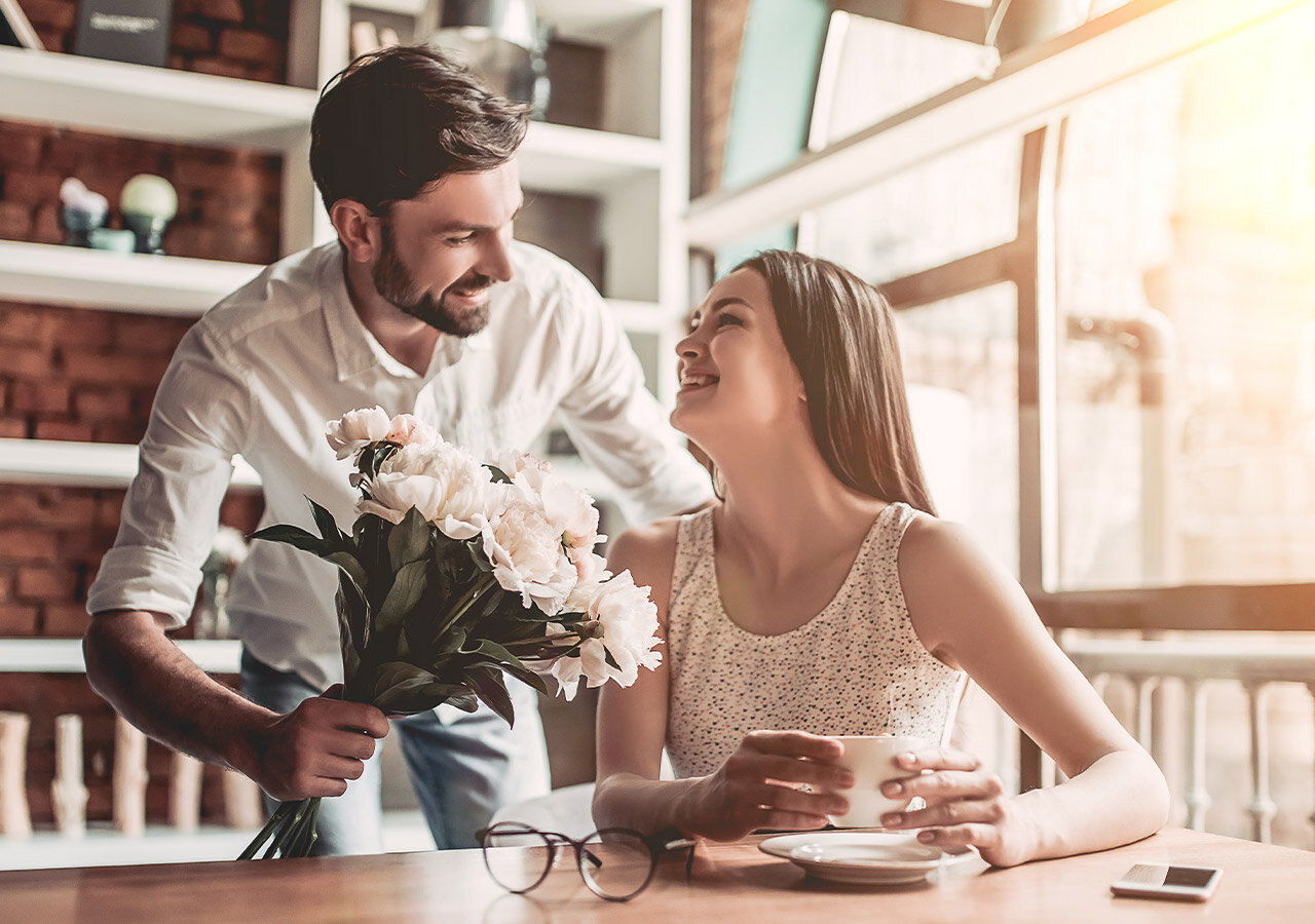 Quelles fleurs offrir lors d'un premier rendez-vous ? Florajet Quelles fleurs offrir lors d'un premier rendez-vous ? Florajet