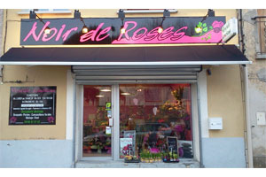 NOIR DE ROSES