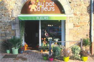 AU POT D FLEURS               