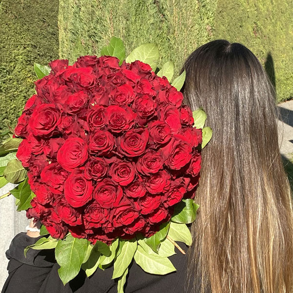 Bouquet de 100 roses rouges - Livraison Express