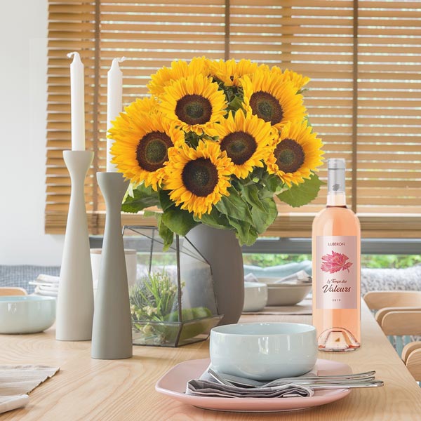Cadeaux insolites "10 TOURNESOLS + VIN ROSE" Livraison Express Florajet