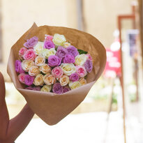 Lot De 50 Roses En Soie Assorties - 10 Couleurs - Taille